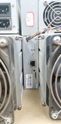 De Hand Antminer 3250W van Asicbitmain Antminer S19 95T Tweede